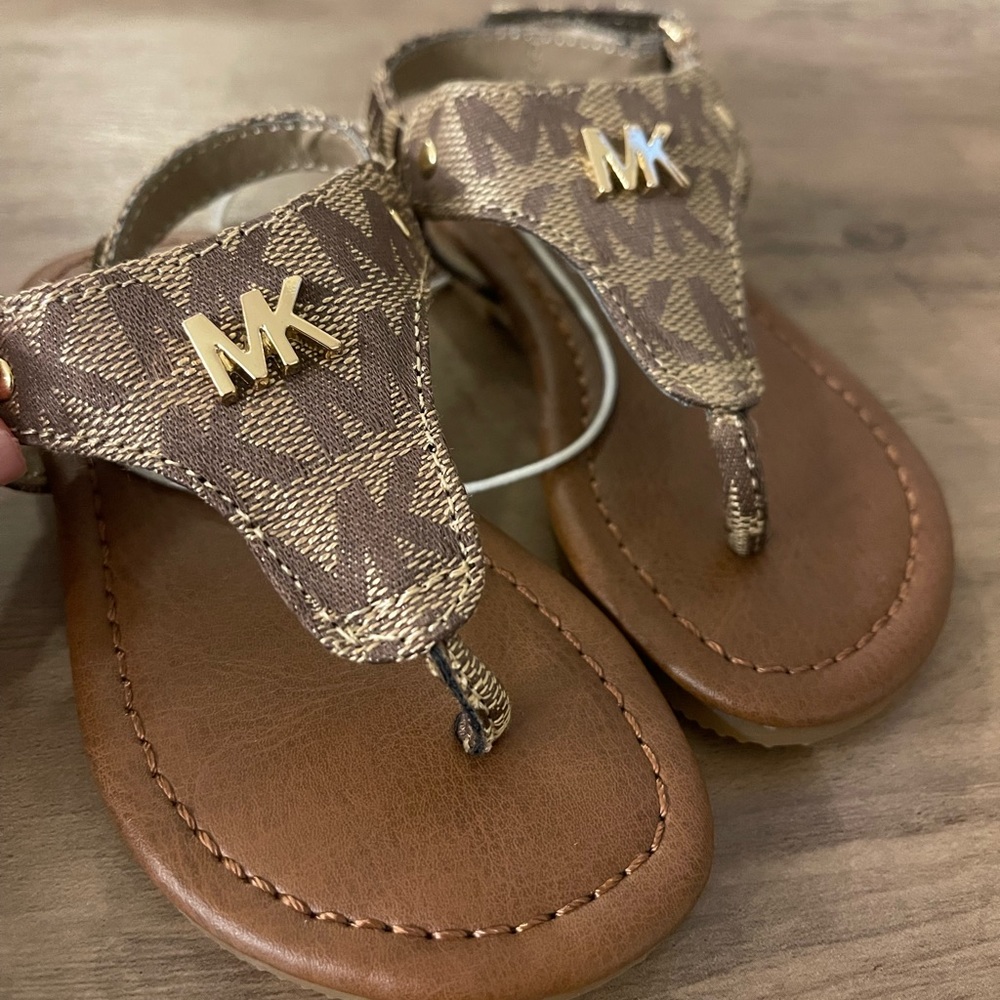 Michael Kors Bessie Toddler MK logo sandals